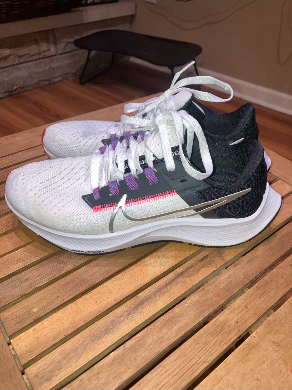 Nike Air Zoom Pegasus 38 Women's Sz 6.5Running Shoes White Black Flash Crimson